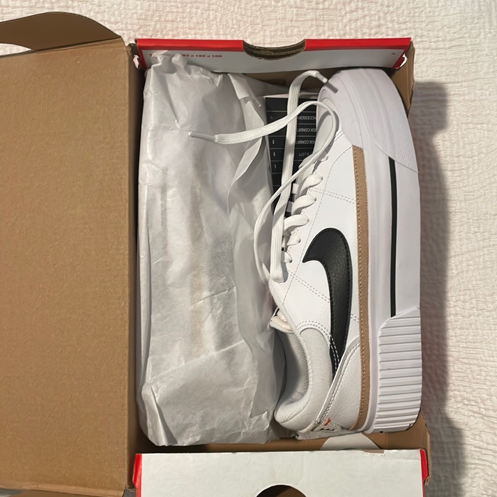 Brand new Nike Court Legacy Lift Sneakers